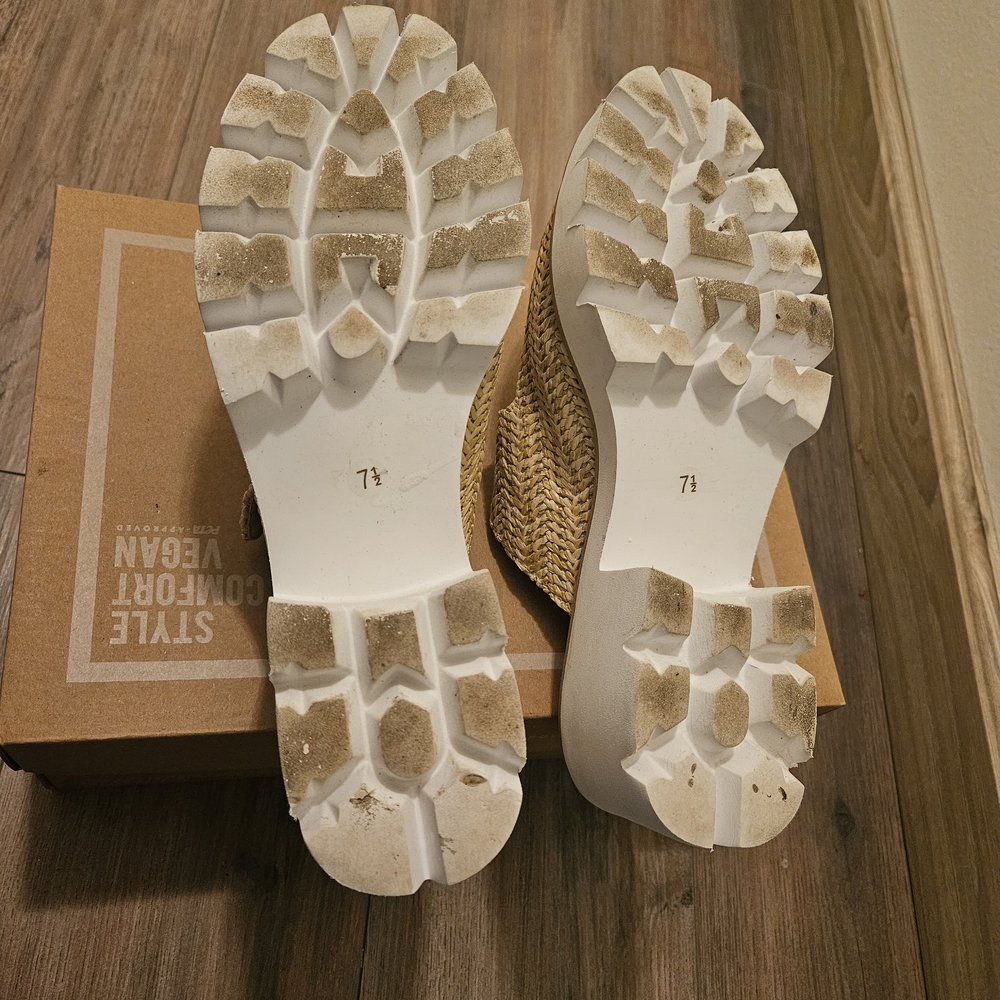 BC Footwear Tan Woven Sandals - Picture 2 of 6